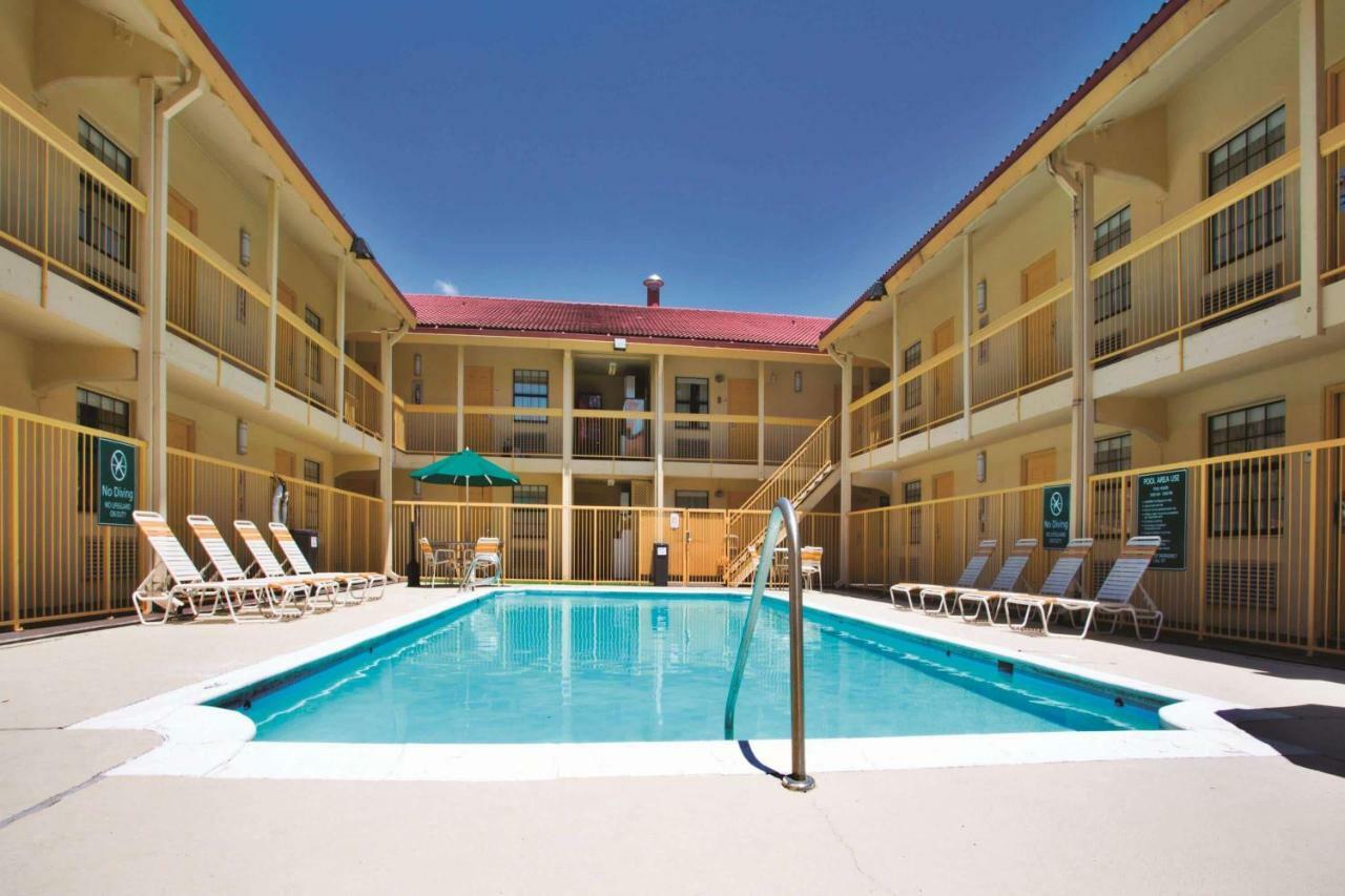 La Quinta Inn By Wyndham Baton Rouge University Area Exterior photo